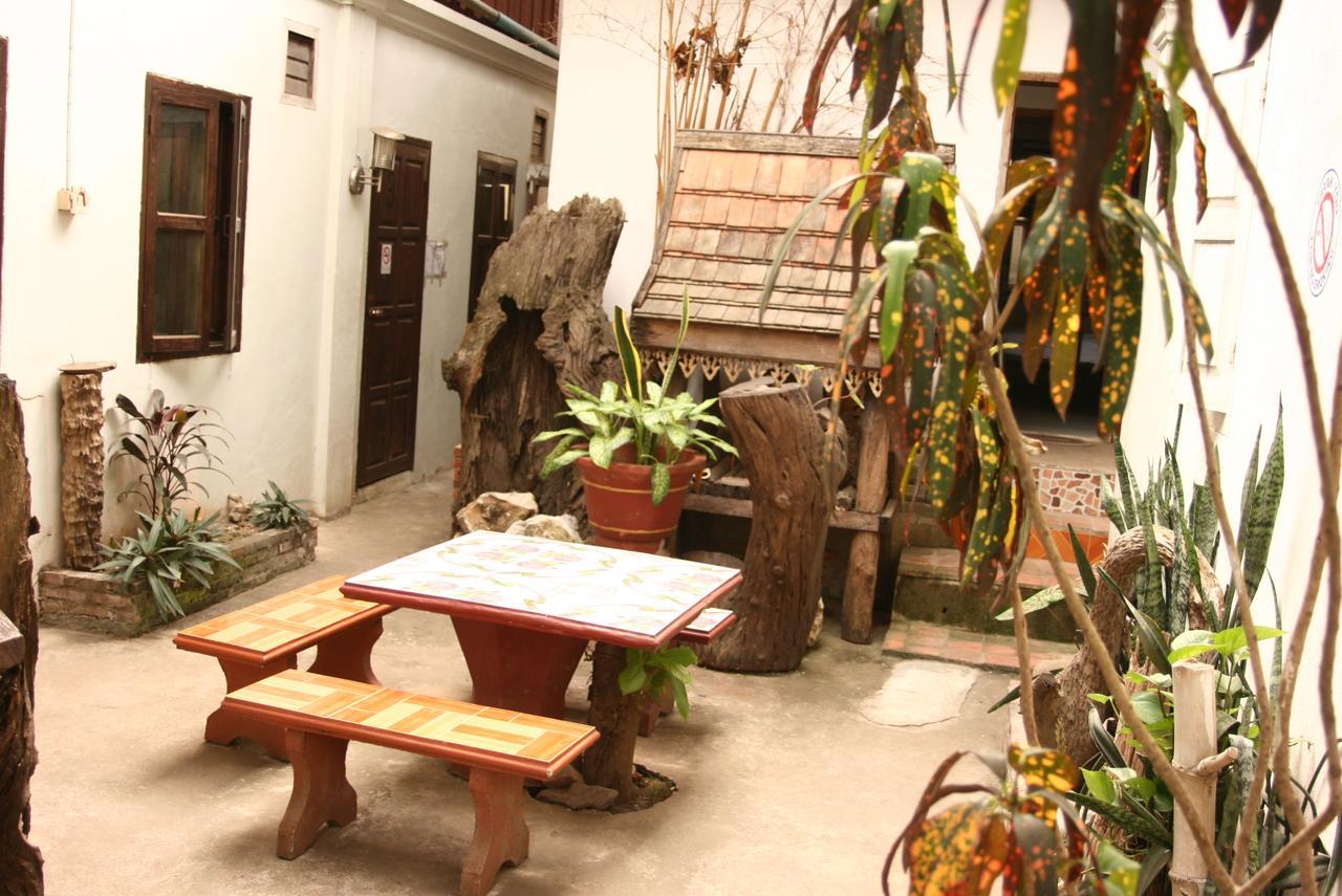 Mano Temple House 호텔 루앙프라방 외부 사진