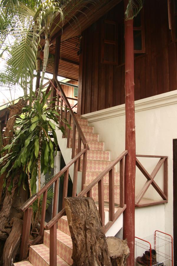 Mano Temple House 호텔 루앙프라방 외부 사진
