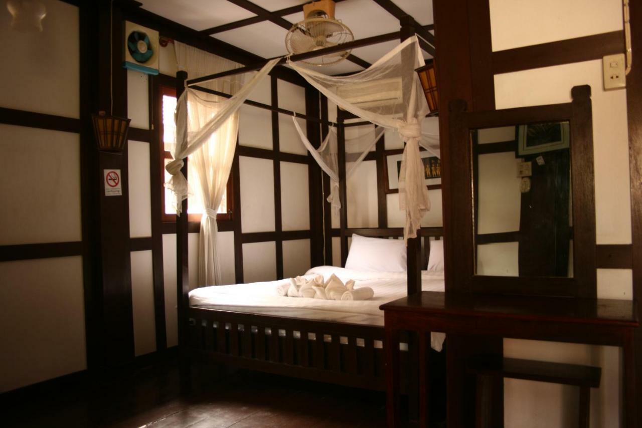 Mano Temple House 호텔 루앙프라방 외부 사진