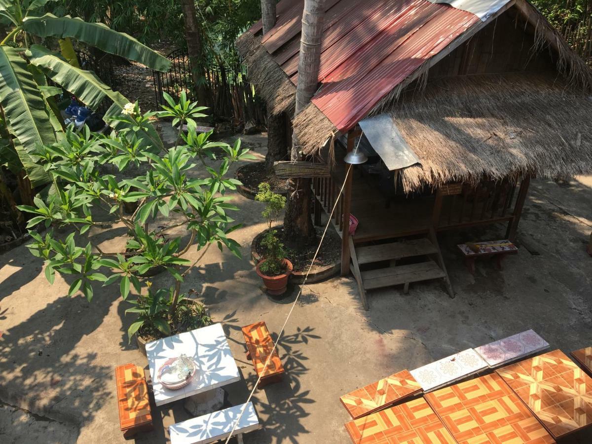 Mano Temple House 호텔 루앙프라방 외부 사진
